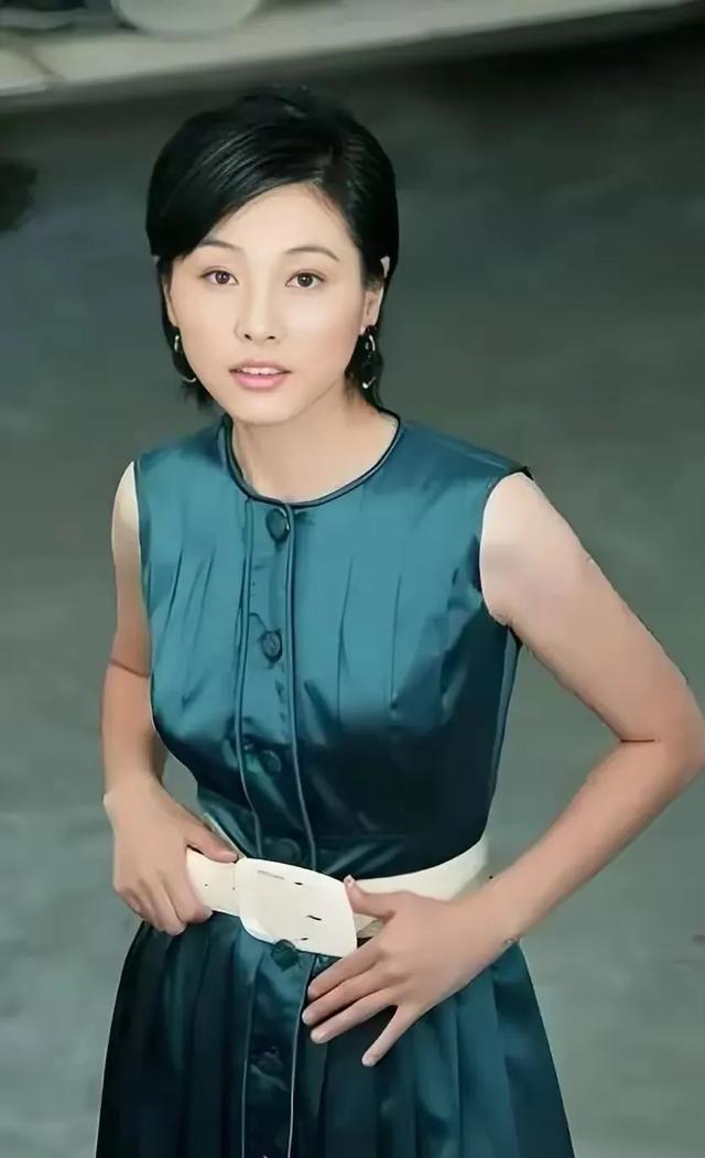 被称为“男人婆”的张延，美到恰如其分，知性且优雅，实力派演员