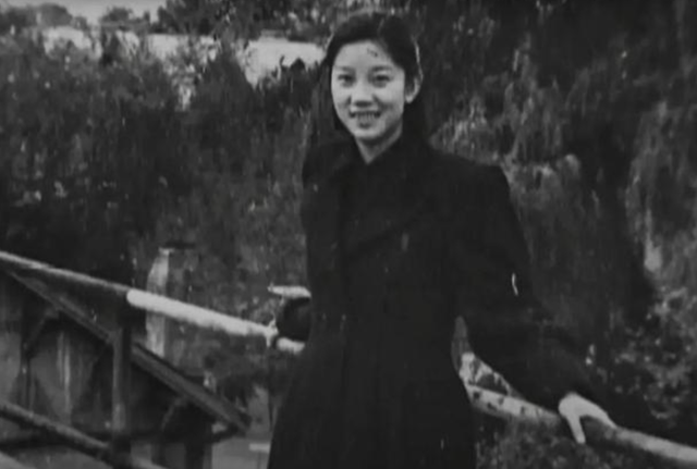 22年毛主席儿媳刘思齐去世，李敏李讷未出席，来了位“神秘人物”