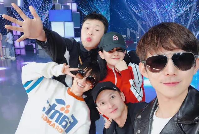 杜海涛沈梦辰官宣领证，谢娜最后一个送祝福，被网友质疑感情不和