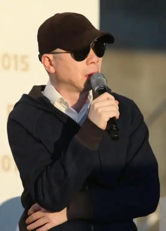 陈凯歌VS冯小刚：两位大导30余部作品票房大比拼，谁更胜一筹？