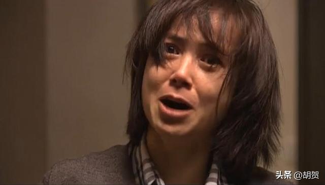 重温《中国式离婚》顿悟，娟子雨中失态，揭开了宋建平离婚的真相