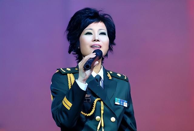 她从高烧再到离世仅16天，带病参加春晚，最后的时间也留在舞台上