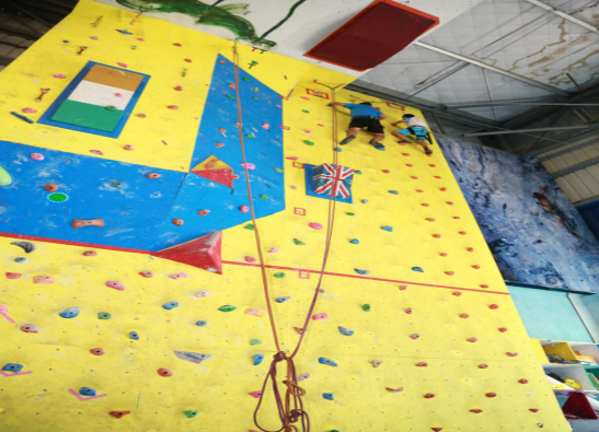 小主人报三亚小记者参与“迎奥运全民大健身”活动报道