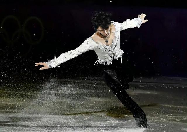 28岁羽生结弦官宣结婚，妻子身份成谜，粉丝：更希望有个人照顾他