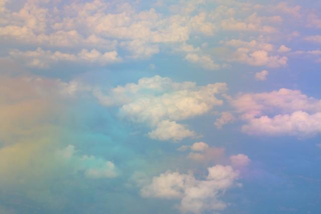 能否分享一下你拍摄的天空？记录每一刻的云端奇迹