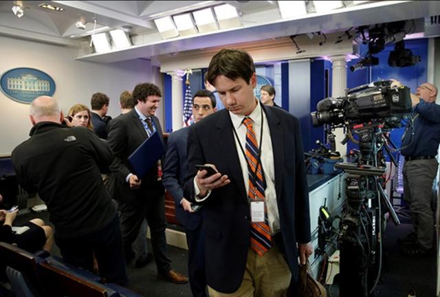 对FBI部门动手了!特朗普裁员玩真的,不怕砍到美国大动脉?