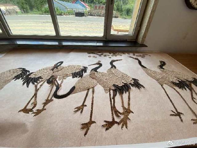 阿尔山白狼镇：树皮画画出脱贫新希望