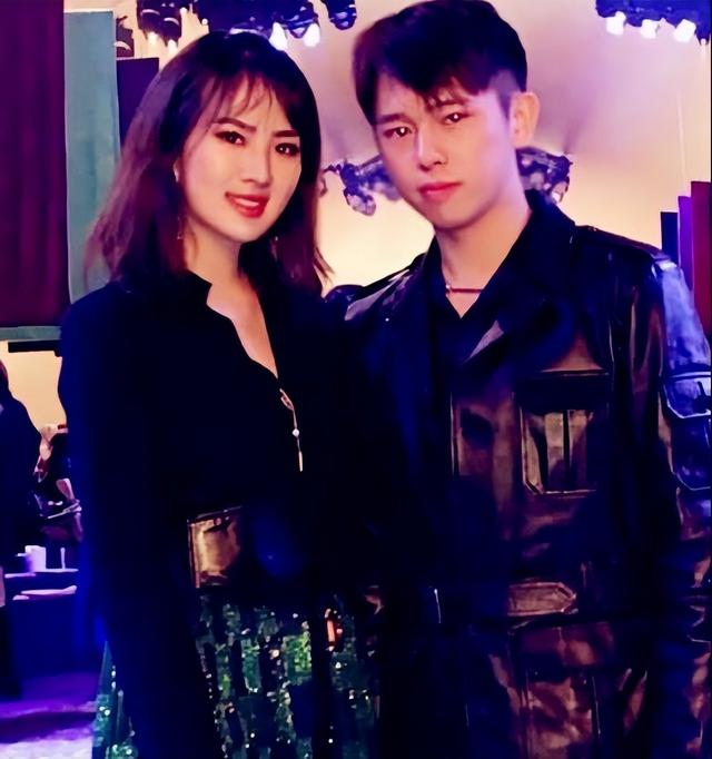 陈凯歌陈红长子陈雨昂,比陈飞宇还优秀,与姚安娜何超欣是好朋友