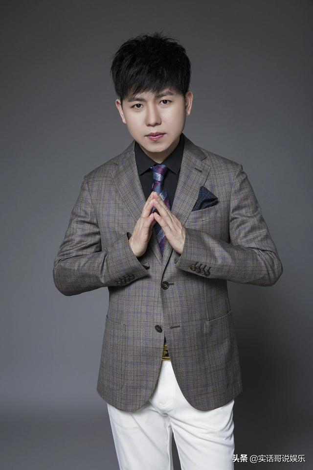 爱国艺人温兆伦近况曝光，深耕音乐领域提携许嘉文写《老爸老家》