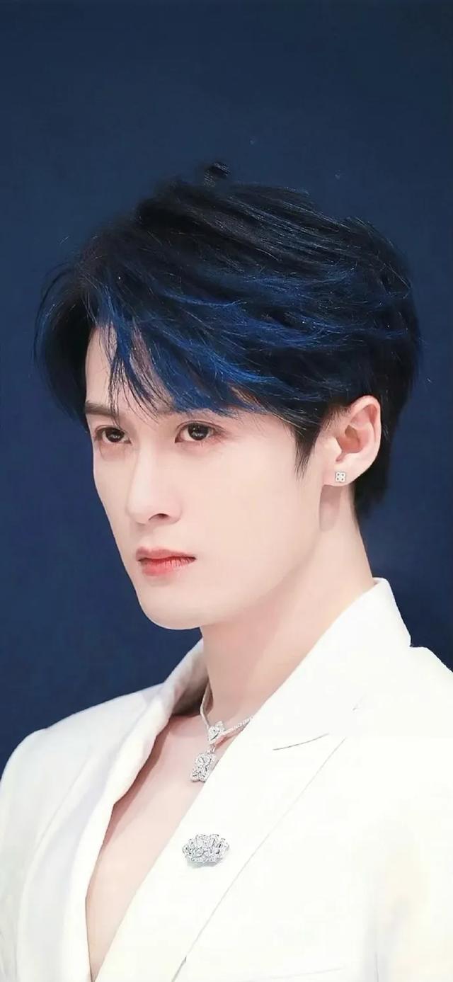 “32岁蛊王”檀健次：9岁学艺，12岁夺冠，他的成名史火了！