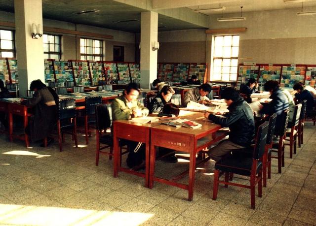 匆匆那些年：暗恋学姐多年，95年毕业后我为娶她向单位请假