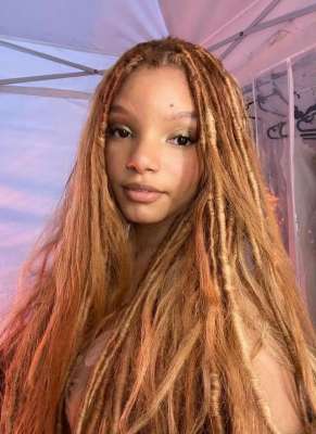 新美人鱼(“新美人鱼”发布多款海报 美人鱼模样一言难尽 王子直呼下不去嘴)