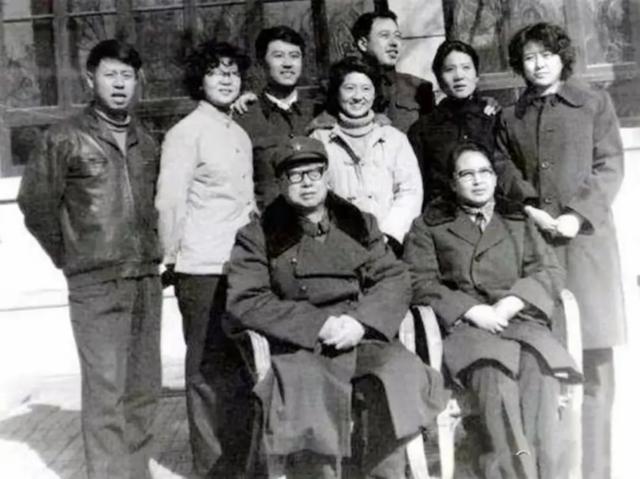 革命爱情，重新牵手：成钧与周月茜的不凡感情经历