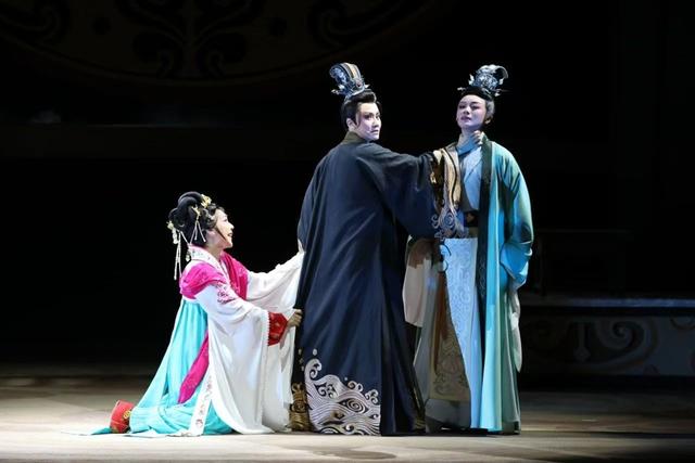 元宵赏越剧《重圆记》，看有情人“破镜重圆”