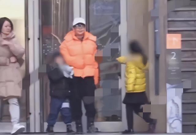 大张伟被曝有一儿一女，幸福温馨，网友：内娱又添新孩子了？