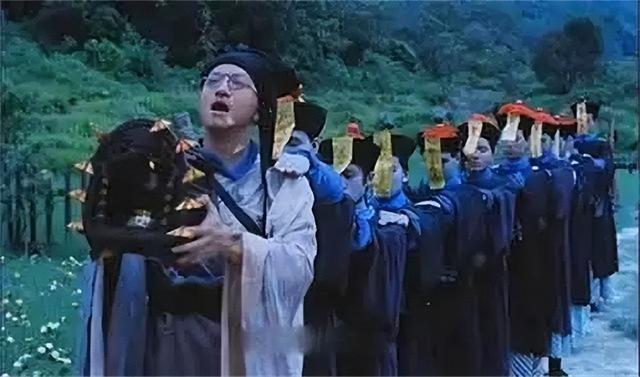 湘西最后一位赶尸人，真实还原恐怖赶尸场景，并上演死鸡复活术