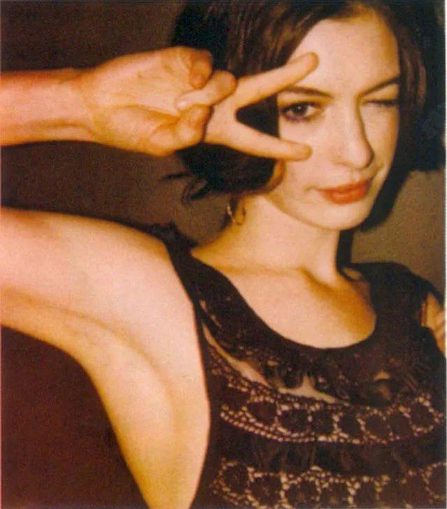 “人间尤物”安妮海瑟薇原来是个逗比？网友：哈哈哈一张嘴全破灭