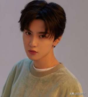 陈哲远的女朋友(陈哲远与女生同游，后援会否认恋情，曾称想到粉丝就不好意思恋爱)