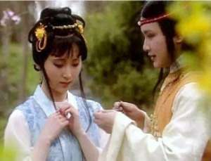 薛宝钗图片(87版《红楼梦》薛宝钗晒近照，54岁肤白貌美身家过亿至今依然单身)