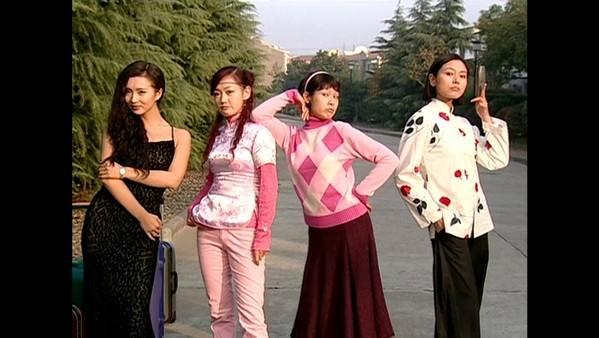 《粉红女郎》播出16年，曾经穿粉西装的龚喜还有谁记得？