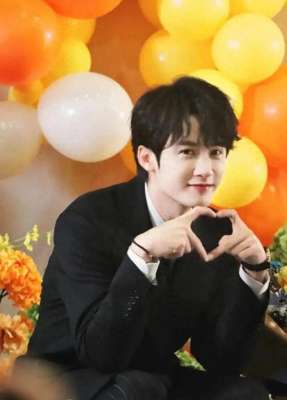 檀健次多大(“32岁蛊王”檀健次：9岁学艺，12岁夺冠，他的成名史火了)