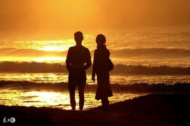 小说：趣味游戏，我有你没有，她开口第一句就语出惊人，他尴尬