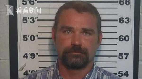 14岁少女不堪继父强奸求助网友 却被要求拍下证据才能接她走