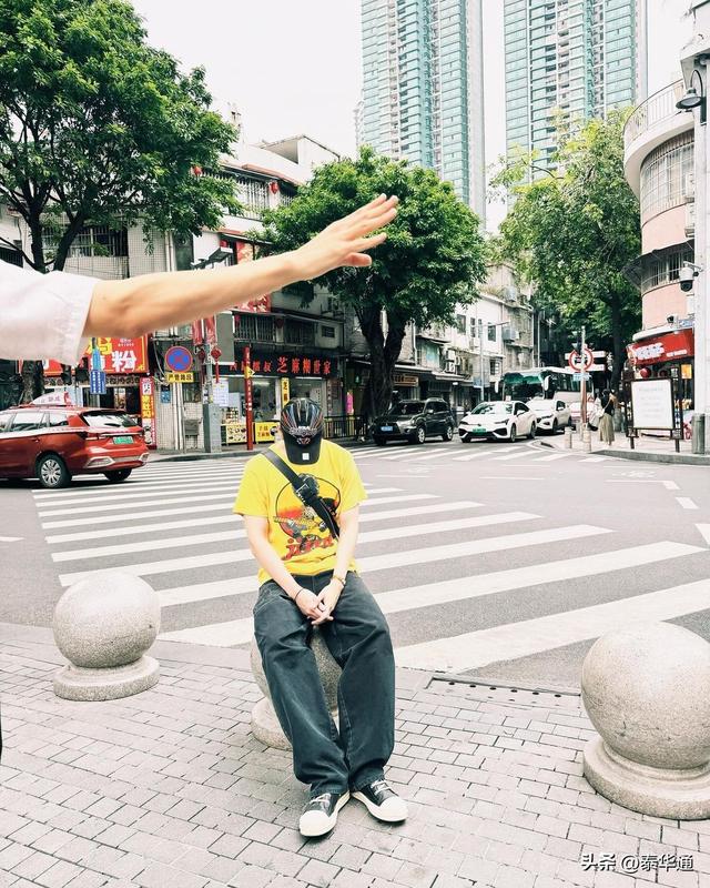 泰国明星情侣JJ-大能游中国广州！晒街头美照！