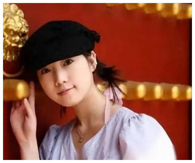 “最美裸模”张筱雨，22岁就拍了21套私密写真，40岁仍孤身