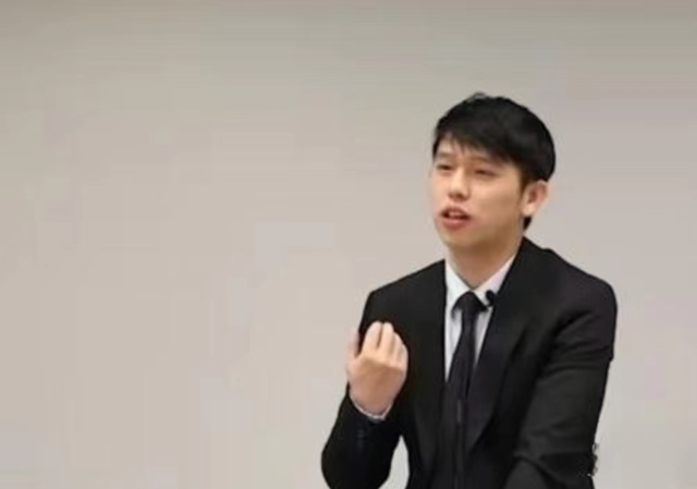 陈凯歌陈红长子陈雨昂,比陈飞宇还优秀,与姚安娜何超欣是好朋友