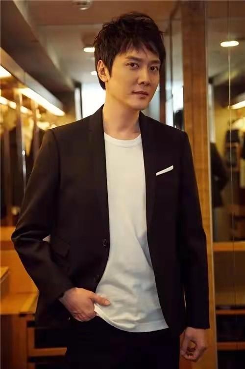 “女王”杨幂的混乱情史