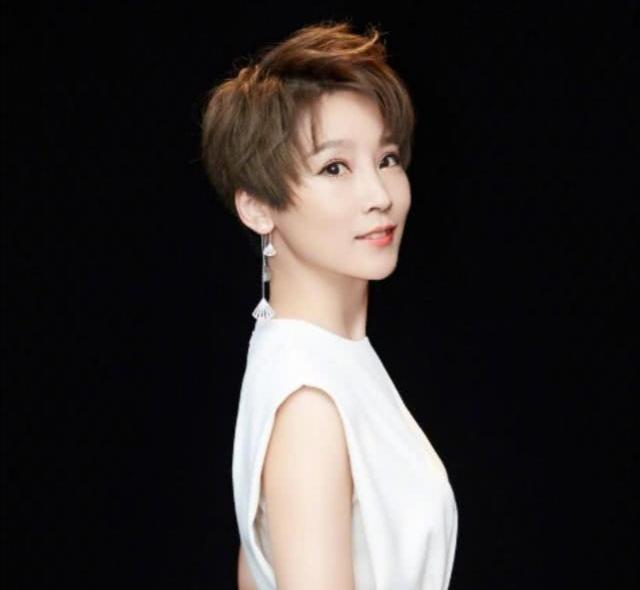 吴京妻子谢楠:原是主持人,为丈夫放弃工作,曾倾家荡产支持吴京