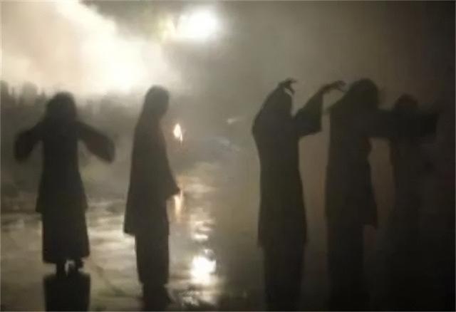 湘西最后一位赶尸人，真实还原恐怖赶尸场景，并上演死鸡复活术