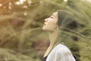 邻家男神爱(故事：和邻居男神刚牵手，他买下我俩房打通，过没羞没臊同居生活)