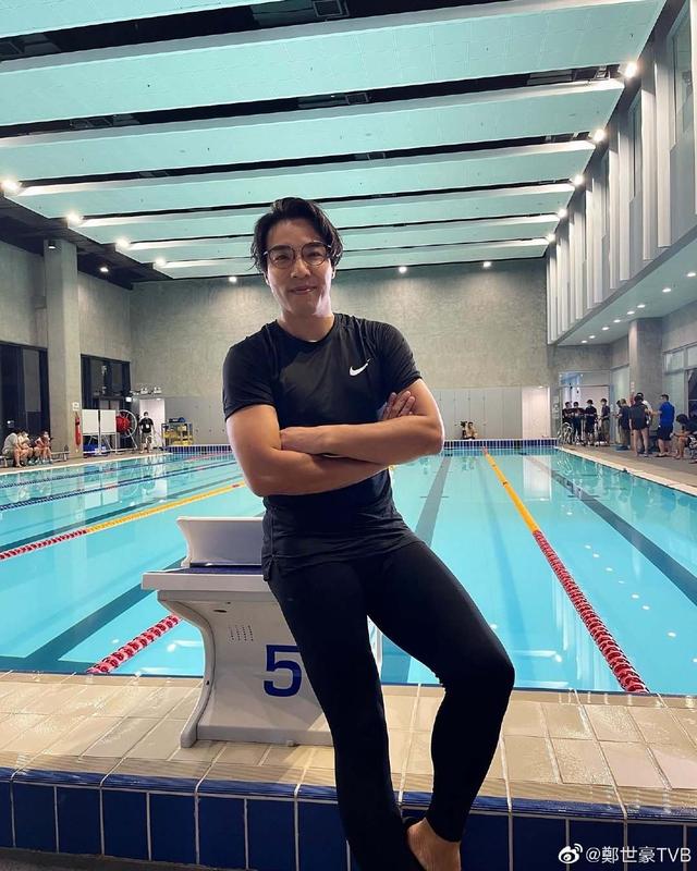 《铁拳英雄》视帝弟弟演技获赞，曾心存歌手梦，因“细龙生”走红