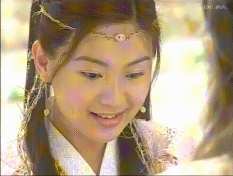 还记得《倚天屠龙记》里的小昭吗？44岁竟然活得如此精彩