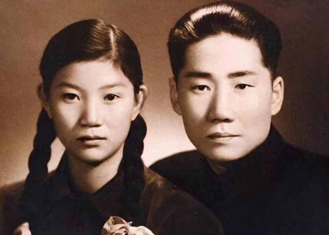 22年毛主席儿媳刘思齐去世，李敏李讷未出席，来了位“神秘人物”