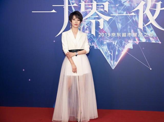 吴京妻子谢楠:原是主持人,为丈夫放弃工作,曾倾家荡产支持吴京