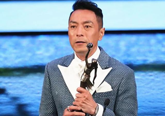 姜皓文庆祝结婚22年，表白爱妻：你开心我便安心！妻子曾拒绝生娃