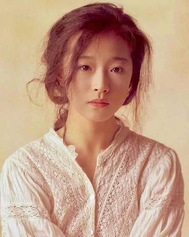 12位日本昭和女星，个个都是风情万种的美熟女，你更喜欢哪一位？