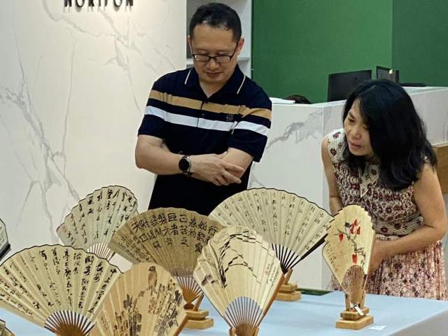 张大千与众名家为您夏日送爽，“海上清风”大师名家成扇作品展亮相