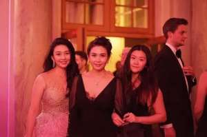 新扎师兄1988(1988年，邱淑贞得到王晶青睐，搭档刘德华拍出了这部经典之作)