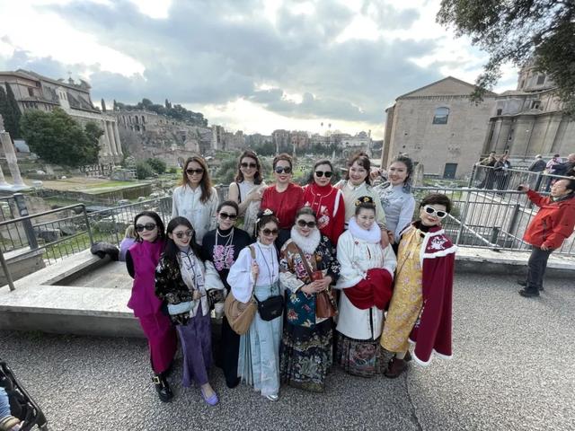 太超前！这群上海阿姨又传大消息！爆火作品曾引现象级热议