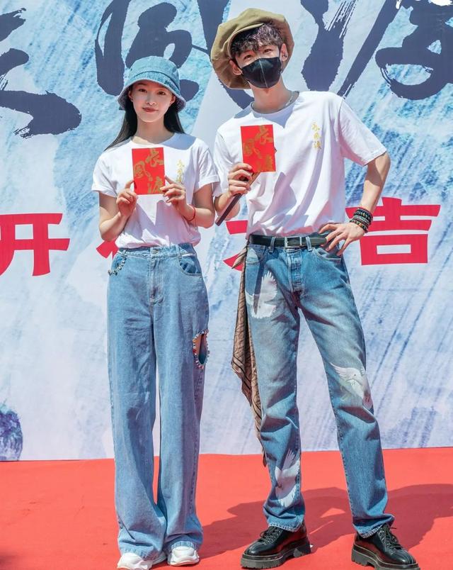 宋轶白敬亭恋情曝光,两人曾穿同款衣服,疑似已见过家长并且同居