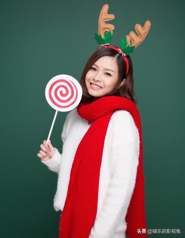 她叫“秋香”，也叫“奀妹”，明明可以靠颜值征服观众，却靠演技