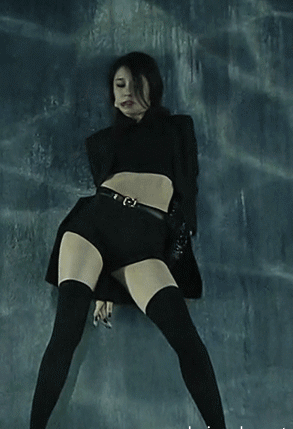 撩裙子、劈叉都不行!韩国女团9种舞姿被电视台封杀,网友炸锅