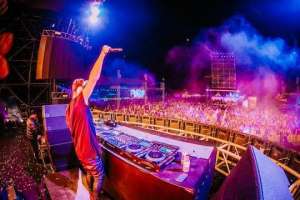 djmag(全球顶尖DJ汇聚成都 用电音点燃冬日里的热情)