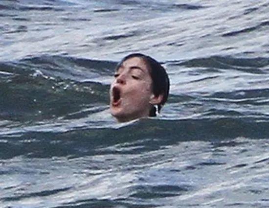 “人间尤物”安妮海瑟薇原来是个逗比？网友：哈哈哈一张嘴全破灭