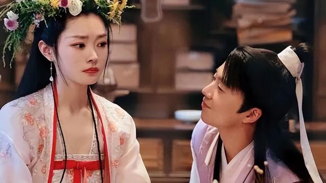 宋轶白敬亭恋情曝光,两人曾穿同款衣服,疑似已见过家长并且同居