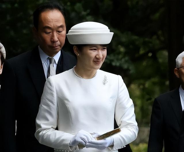 日本皇室最美公主：29岁佳子漂亮却小家子气，远不如爱子气场强大
